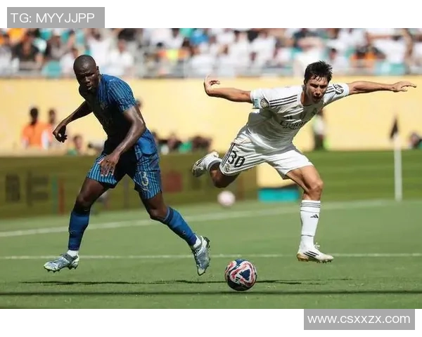 香港足球队挑战皇家马德里展现亚洲球队实力与魅力的巅峰对决